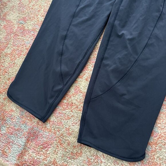 Lululemon Final Play Pants 23" Size 6 Navy Crop Travel Vacation Casual Gorp Cute - Picture 5 of 11
